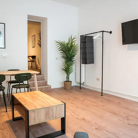 Spacious 1-Bedroom Apartment In Kreuzberg Berlin Exterior photo